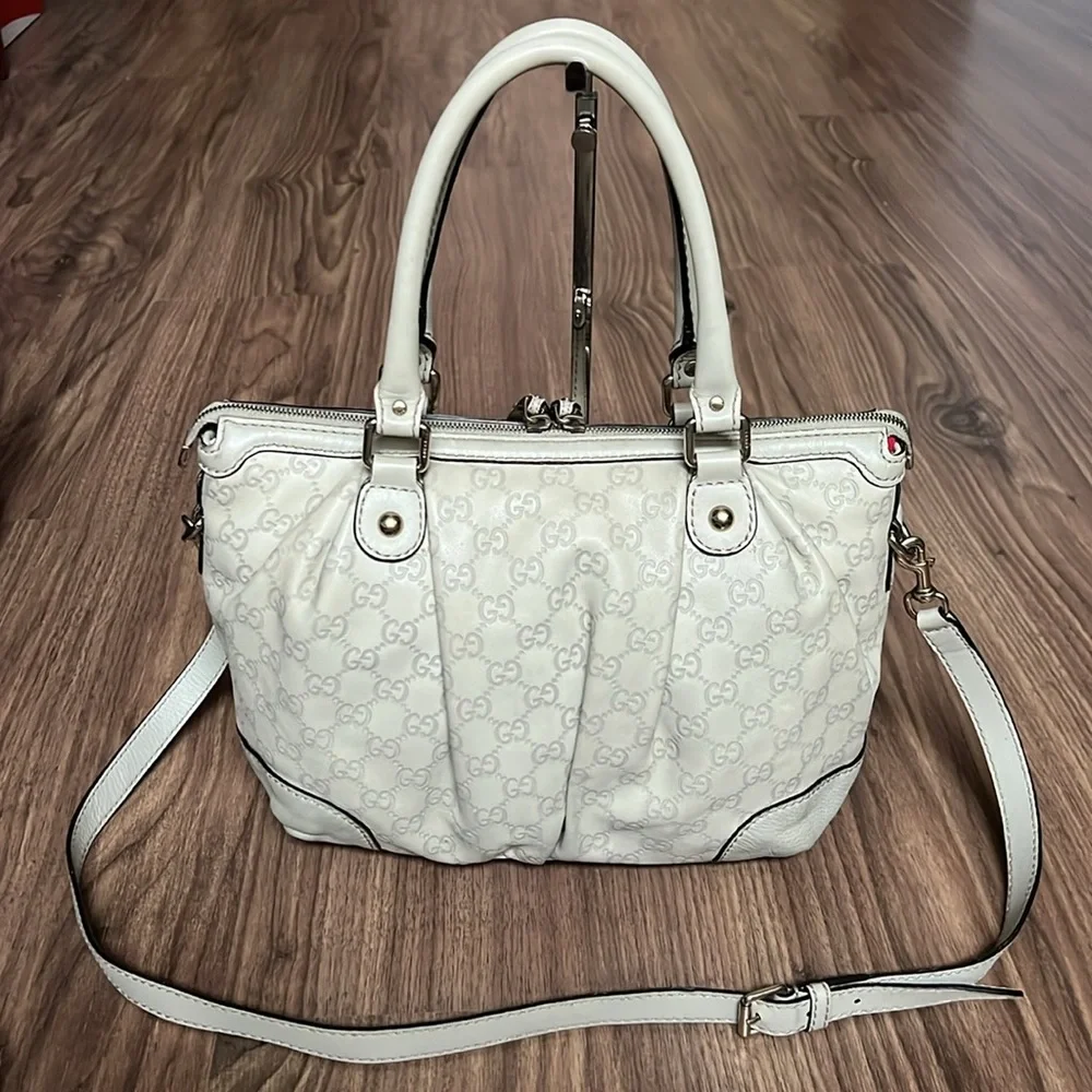 A 236 - 💯% authentic Gucci shoulder bag - Picture 2 of 16
